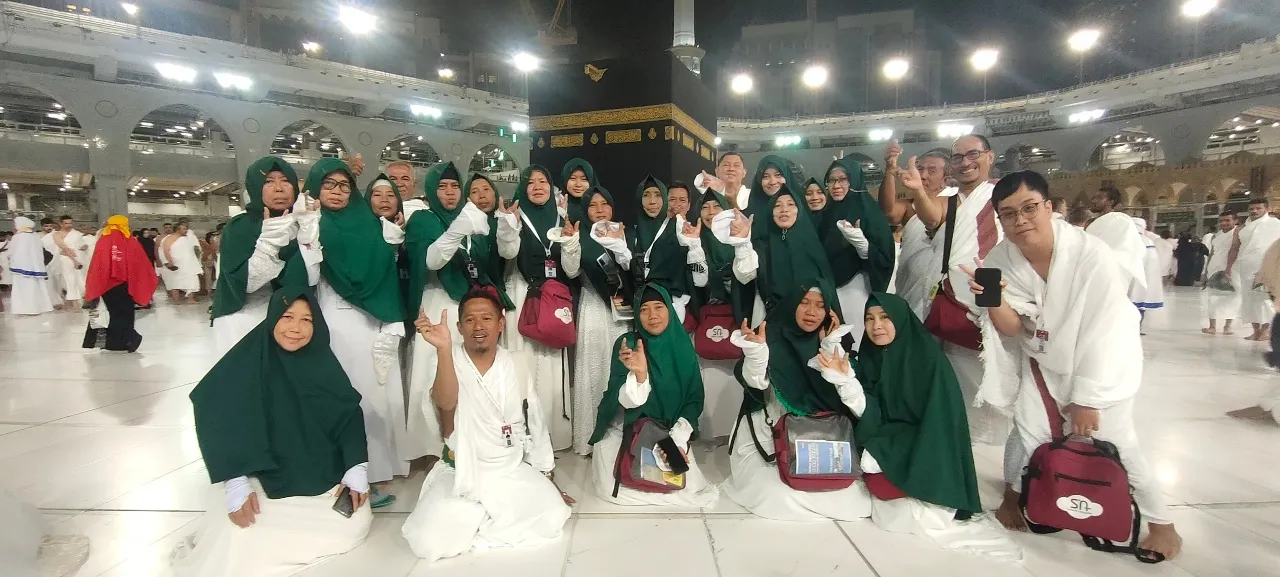 Ka'bah di malam hari